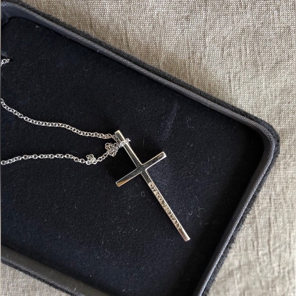 Tiffany & Co. 18K white gold cross necklace - Picture 2 of 4